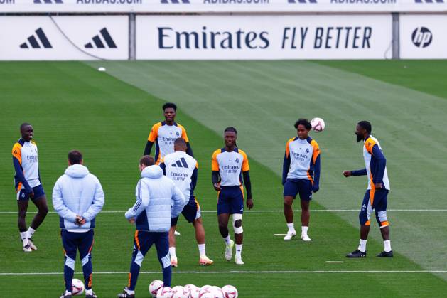 October 25, 2024, Madrid, Madrid, SPAIN: Players of Real Madrid warm up during the training day of Real Madrid ahead the Spanish League, LaLiga EA Sports, football match against FC Barcelona, Barca at Ciudad Deportiva Real Madrid on October 25, 2024, in Valdebebas, Madrid, Spain. Madrid SPAIN - ZUMAa181 20241025_zaa_a181_106 Copyright: xDennisxAgyemanx