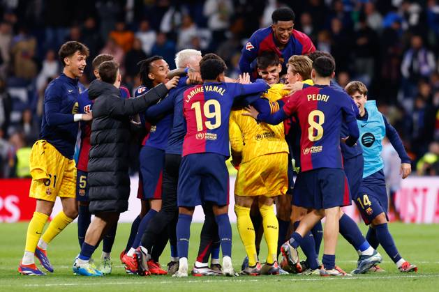 October 26, 2024, Madrid, Madrid, SPAIN: Players of FC Barcelon celebrate the victory during the Spanish League, LaLiga EA Sports, football match played between Real Madrid and FC Barcelona, Barca at Santiago Bernabeu stadium on October 26, 2024, in Madrid, Spain. Madrid SPAIN - ZUMAa181 20241026_zaa_a181_304 Copyright: xDennisxAgyemanx
