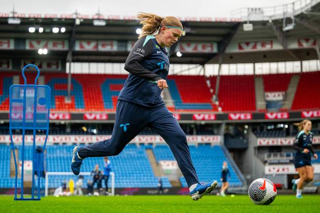 241027 Signe Gaupset of the Norwegian women s national football team during a training session on October 27, 2024 in Oslo Photo Vegard Grott BILDBYRAN kod VG VG0681 bbeng fotboll football soccer fotball norge norway women dam uefa euro qualifier em kvalifisering kvinner em kvalik em kval träning practice training trening  Copyright: VEGARDxGRoTT BB241027VG004