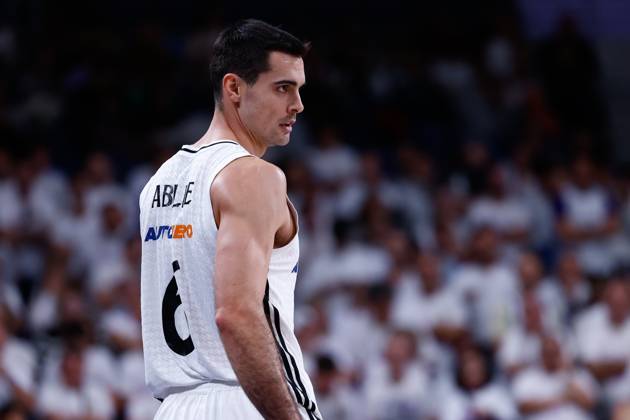 October 27, 2024, Madrid, Madrid, SPAIN: Alberto Abalde Diaz of Real Madrid looks on during the Spanish League, Liga ACB Endesa, basketball match played between Real Madrid and BAXI Manresa at WiZink Center on October 27, 2024, in Madrid, Spain. Madrid SPAIN - ZUMAa181 20241027_zaa_a181_064 Copyright: xDennisxAgyemanx