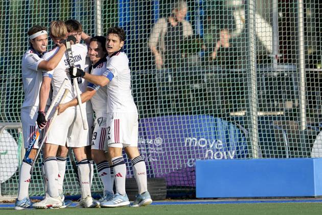 Players of Mannheimer HC MHC , celebrate the goal, celebrate the goal, goal, celebration, cheers about the goal, rejoice, joy, rejoices, optimistic, positive, game scene, highlight, action, 27 10 2024, Mannheim Germany , Hockey, 1 Bundesliga, Men, Mannheimer HC UHC Hamburg xozx