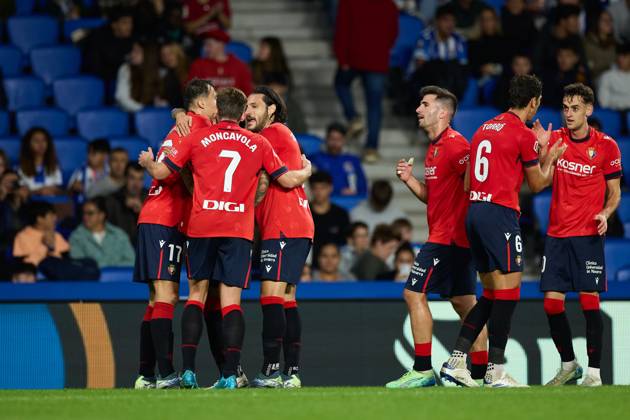 October 27, 2024, San Sebastian, Guipuzcoa, SPAIN: Ante Budimir of CA Osasuna celebrates after scoring goal during the LaLiga EA Sports match between Real Sociedad and CA Osasuna at Reale Arena on October 27, 2024, in San Sebastian, Spain. San Sebastian SPAIN - ZUMAa181 20241027_zaa_a181_294 Copyright: xRicardoxLarreinax