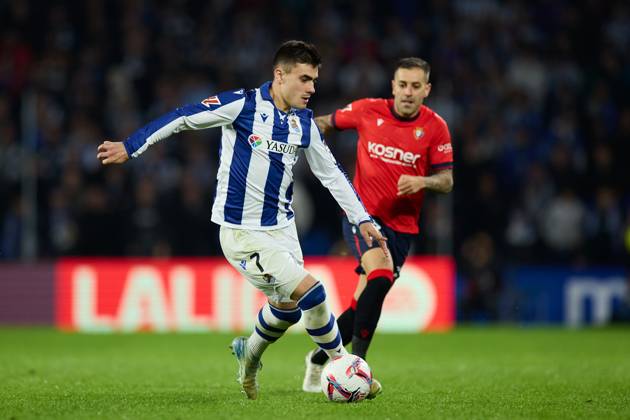 October 27, 2024, San Sebastian, Guipuzcoa, SPAIN: Ander Barrenetxea of Real Sociedad competes for the ball with Ruben Pena of CA Osasuna during the LaLiga EA Sports match between Real Sociedad and CA Osasuna at Reale Arena on October 27, 2024, in San Sebastian, Spain. San Sebastian SPAIN - ZUMAa181 20241027_zaa_a181_301 Copyright: xRicardoxLarreinax