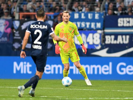 Goalkeeper Manuel Neuer FC Bayern Muenchen in action, on the ball, single action during the Bundesliga 1 match between VfL Bochum 1848 and FC Bayern München, Vonovia Ruhrstadion on October 27, 2024 in Bochum, Germany Photo by Ralf Treese DeFodi Images Goalkeeper Manuel Neuer FC Bayern Muenchen controls the ball during the Bundesliga match between VfL Bochum 1848 and FC Bayern München at Vonovia Ruhrstadion on October 27, 2024 in Bochum, Germany Photo by Ralf Treese DeFodi Images DFL regulations prohibit any use of photographs as image sequences and or quasi video not used in POL SRB CRO FRA GBR NED ITA USA Defodi 521 BOCFCB20241027 164 Defodi-521 not used in POL SRB CRO FRA GBR NED ITA USA DFL regulations prohibit any use of photographs as image sequences and or quasi-video.
