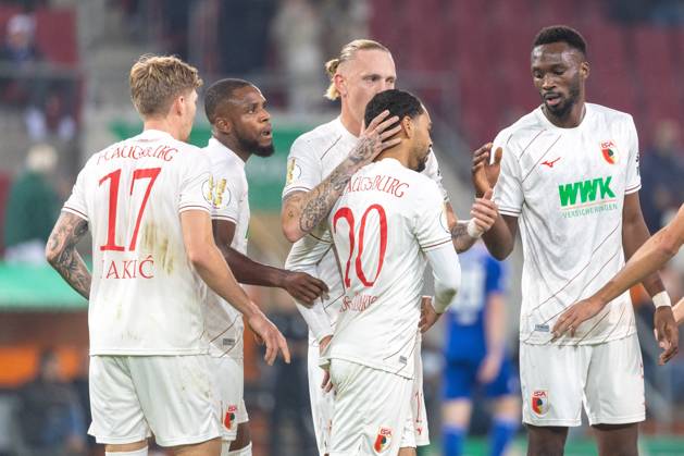 Goal celebration, cheers after his goal for 1 0 from Alexis Claude Maurice FC Augsburg , Kristijan JakiÄ‡ FC Augsburg , Frank Onyeka FC Augsburg , Marius Wolf FC Augsburg and Chrislain Matsima FC Augsburg v l FC Augsburg vs FC FC Schalke 04, Football, DFB Pokal, 2 Runde, 29 10 2024 DFB regulations prohibit any use of photographs as image sequences and or quasi video Augsburg Bayern Germany Copyright: xkolbert-press PeterxFastlx