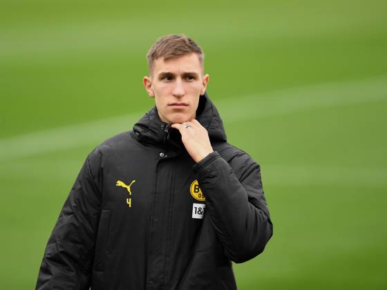 Dortmund, Germany,30 10 24 Nico Schlotterbeck Borussia Dortmund looks on during the training session of Borussia Dortmund at BVB Trainingsgelaende Hohenbuschei on October 30 2024 in Dortmund Photo by Ralf Treese DeFodi Images Dortmund, Germany 30 10 24 Nico Schlotterbeck Borussia Dortmund looks on during the training session of Borussia Dortmund at BVB Trainingsgelaende Hohenbuschei on October 30 2024 in Dortmund Photo by Ralf Treese DeFodi Images not used in POL SRB CRO FRA GBR NED ITA USA Defodi 521 BVBTRA20241030 011 Defodi-521 not used in POL SRB CRO FRA GBR NED ITA USA