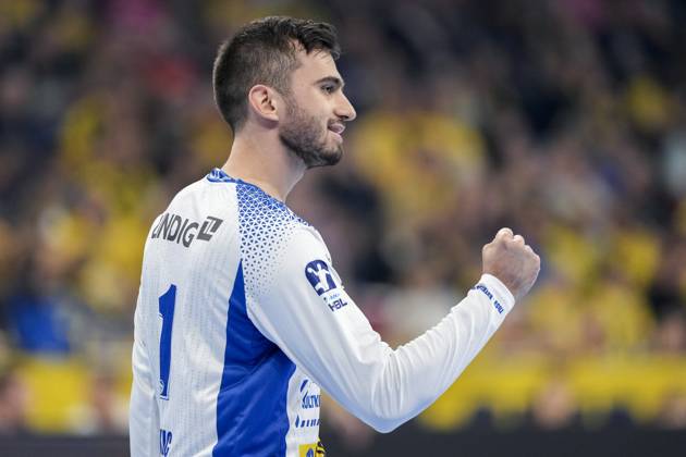 Matija Spikic Goalkeeper, ThSV, 1 , single picture, single photo, action, action, cheer, cheers, celebration, joy, rejoice, rejoicing, confident, optimistic, positive, game scene, 01 11 2024, Mannheim Germany , Handball, Bundesliga, Rhein Neckar Löwen ThSV Eisenach xozx