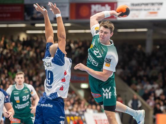 Oskar Sunnefeldt Frisch Auf Goeppingen, 27 throws from the back, Frisch Auf Goeppingen vs 1 VfL Potsdam, Handball, 1 Bundesliga, Men, Season 2024 2025, 01 11 2024, Frisch Auf Goeppingen vs 1 VfL Potsdam, Handball, 1 Bundesliga, Men, Season 2024 2025, 01 11 2024 Goeppingen Copyright: xMichaelxSchmidt Eibner-Pressefotx EP_MST