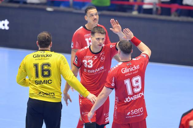 Cheers, joy after the win Nebojsa Simic Goalkeeper MT Melsungen 16 , Aaron Mensing MT Melsungen 33 , Elvar Oern Jonsson MT Melsungen 19 , GER, MT Melsungen HC Erlangen, Handball, 1 Bundesliga, Matchday 9, Season 2024 2025, 02 11 2024, GER, MT Melsungen HC Erlangen, Handball, 1 Bundesliga, Matchday 9, Season 2024 2025, 02 11 2024 Kassel Copyright: xEibner-Pressefotox xRolandxSippelx EP_RSL