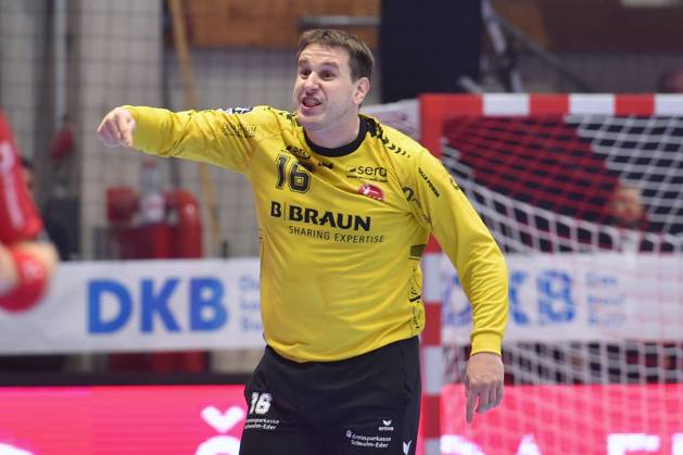 Cheers for Nebojsa Simic Goalkeeper MT Melsungen 16 , GER, MT Melsungen SC Magdeburg, Handball, 1 Bundesliga, Matchday 10, Season 2024 2025, 16 11 2024, GER, MT Melsungen SC Magdeburg, Handball, 1 Bundesliga, Matchday 10, Season 2024 2025, 16 11 2024 Kassel Copyright: xEibner-Pressefotox xRolandxSippelx EP_RSL