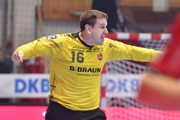 Cheers for Nebojsa Simic Goalkeeper MT Melsungen 16 , GER, MT Melsungen SC Magdeburg, Handball, 1 Bundesliga, Matchday 10, Season 2024 2025, 16 11 2024, GER, MT Melsungen SC Magdeburg, Handball, 1 Bundesliga, Matchday 10, Season 2024 2025, 16 11 2024 Kassel Copyright: xEibner-Pressefotox xRolandxSippelx EP_RSL
