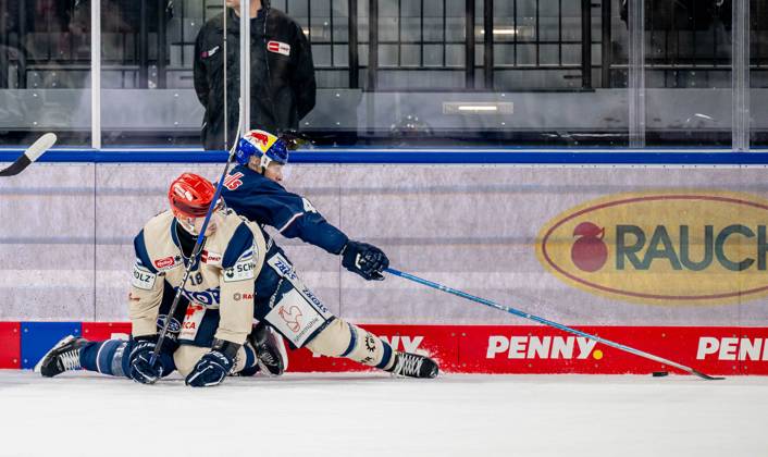 Fight for the puck duel between Daniel Neumann Schwenninger Wild Wings, 18 and Yasin Ehliz EHC Red Bull Muenchen, 42 GER, EHC Red Bull Muenchen vs Schwenninger Wild Wings, Ice Hockey, DEL, Matchday 20, Season 2024 2025, 26 11 2024 GER, EHC Red Bull Muenchen vs Schwenninger Wild Wings, Ice Hockey, DEL, Matchday 20, Season 2024 2025, 26 11 2024 Muenchen Copyright: xEibner-Pressefoto HeikexFeinerx EP_HFR