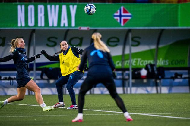 241128 Guro Reiten of the Norwegian women s national football team during a training session on November 28, 2024 in Larne Photo Marius Simensen BILDBYRAN COP 238 bbeng dam football fotball fotboll norge norway practice soccer training trening träning uefa women s euro qualifier Copyright: MARIUSxSIMENSEN BB241128BB597