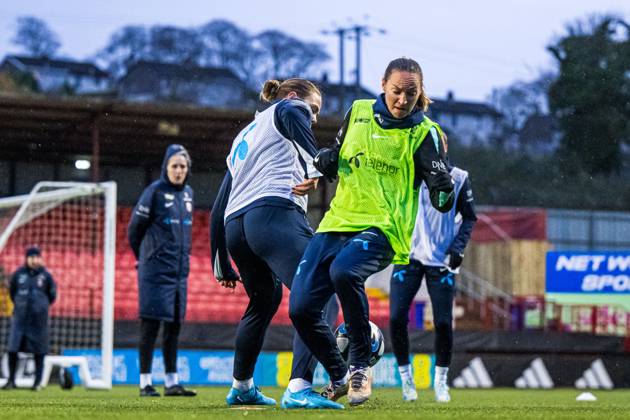241128 Marit Bratberg Lund of the Norwegian women s national football team during a training session on November 28, 2024 in Larne Photo Marius Simensen BILDBYRAN COP 238 bbeng dam football fotball fotboll norge norway practice soccer training trening träning uefa women s euro qualifier  Copyright: MARIUSxSIMENSEN BB241128ZB001