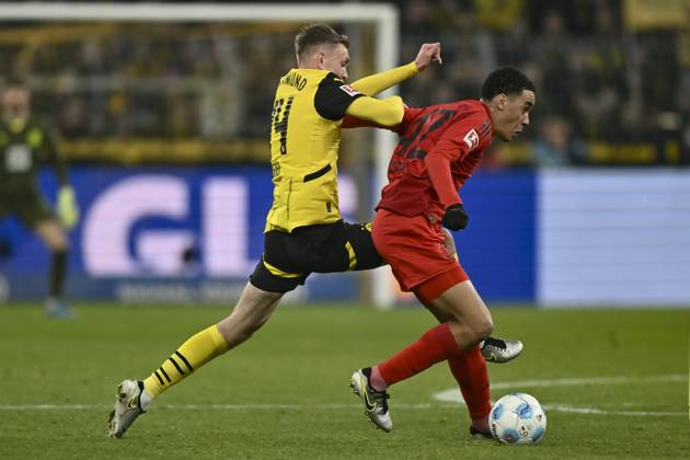 from left in duel Maximilian Beier Dortmund 14 Jamal Musiala Muenchen 42 30 11 2024 Soccer Borussia Dortmund vs FC Bayern Muenchen, Signal Iduna Park, Dortmund, DFB DFL REGULATIONS PROHIBIT ANY USE OF PHOTOGRAPHS AS IMAGE SEQUENCES AND OR QUASI VIDEO NRW Germany Copyright: xpepphotox xHorstxMauelshagenx pep00321, pep_20241130_hm_0774