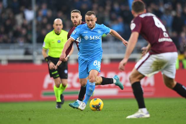 Napoli™s Stanislav Lobotka during the Serie A soccer match between Torino and Napoli at the Stadio Olimpico Grande Torino in Turin, north west Italy - Sunday, December 1, 2024. - Soccer . Copyright: xAlbertoxGandolfo LaPressex