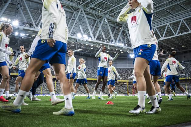 241202 Evelyn Ijeh of the Swedish women s national football team during a training session on December 2, 2024 in Stockholm Photo Maxim ThorÃ BILDBYRAN code MT MT0701 fotboll football soccer fotball em kval kval uefa womens euro qualifier qualifier träning practice training sverige sweden dam bbeng  Copyright: MAXIMxTHORE BB241202MT020