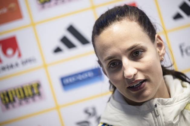 241202 Nathalie Björn of the Swedish women s national football team in the mixed zone after a training session on December 2, 2024 in Stockholm Photo Maxim Thorà BILDBYRAN kod MT MT0701 fotboll football soccer fotball em kval kval uefa womens euro qualifier qualifier träning practice training sverige sweden dam bbeng Copyright: MAXIMxTHORE BB241202MT064