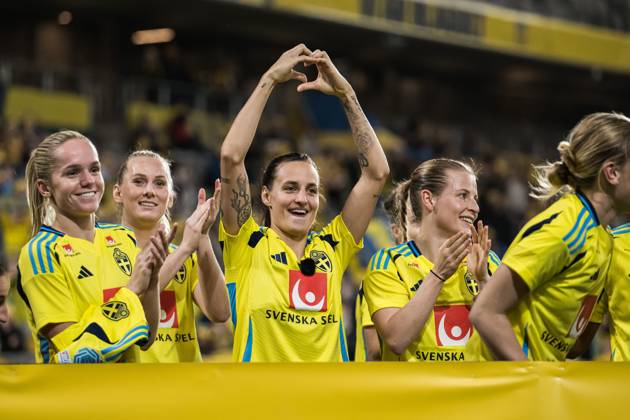 241203 Nathalie Björn of Sweden celebrates after the UEFA Women s Euro Qualifier play off football match between Sweden and Serbia on December 3, 2024 in Stockholm Photo Joel Marklund BILDBYRAN kod JM JM0616 bbeng fotboll football soccer fotball em kval kval uefa womens euro qualifier play off sverige sweden serbien serbia dam jubel Copyright: JOELxMARKLUND BB241203JM078