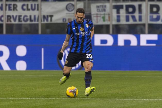 FC Internazionale V Parma Calcio - Serie A Hakan Calhanoglu plays during the Serie A match between FC Internazionale and Parma Calcio at Stadio Giuseppe Meazza in Milano, Italy, on December 6, 2024. Milano Milano Italy Copyright: xMairoxCinquettix originalFilename:cinquetti-fcintern241206_npfhI