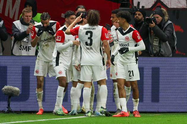the team celebrates the goal of Hugo Ekitike 11 Eintracht Frankfurt to 1 0, Eintracht Frankfurt vs FC Augsburg, Fußball, 1 Bundesliga, 13 Spieltag, 07 12 2024 DFB regulations prohibit any use of photographs as image sequences and or quasi video Frankfurt Hessen Germany Copyright: xkolbert-press MartinxAgüerax