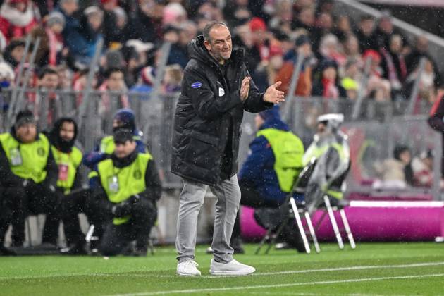 Coach Frank Schmidt 1 FC Heidenheim gestures during the Bundesliga match between FC Bayern München and 1 FC Heidenheim 1846 at Allianz Arena on December 07, 2024 in Munich, Germany, Germany Photo by Harry Langer DeFodi Images Coach Frank Schmidt 1 FC Heidenheim gestures during the Bundesliga match between FC Bayern München and 1 FC Heidenheim 1846 at Allianz Arena on December 7, 2024 in Munich, Germany Photo by Harry Langer DeFodi Images DFL regulations prohibit any use of photographs as image sequences and or quasi video Defodi 541 FCBFCH20241207 102 Defodi-541 DFL regulations prohibit any use of photographs as image sequences and or quasi-video.
