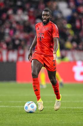 Dayot Upamecano FC Bayern Muenchen in action, on the ball, individual action during the Bundesliga 1 match between FC Bayern München and 1 FC Heidenheim 1846, Allianz Arena on December 07, 2024 in Munich, Germany Photo by Harry Langer DeFodi Images Dayot Upamecano FC Bayern Muenchen controls the Ball during the Bundesliga match between FC Bayern München and 1 FC Heidenheim 1846 at Allianz Arena on December 7, 2024 in Munich, Germany Photo by Harry Langer DeFodi Images DFL regulations prohibit any use of photographs as image sequences and or quasi video Defodi 541 FCBFCH20241207 302 Defodi-541 DFL regulations prohibit any use of photographs as image sequences and or quasi-video.