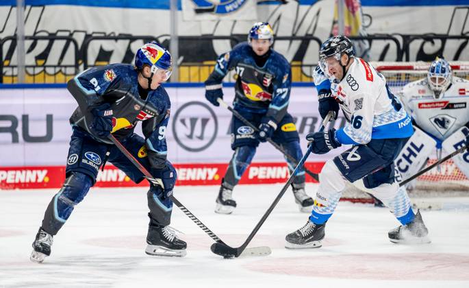 Fight for the puck duel between Filip Varejcka EHC Red Bull Muenchen, 91 and Daniel Pietta ERC Ingolstadt Panther, 86 GER, EHC Red Bull Muenchen vs ERC Ingolstadt, Ice Hockey, DEL, Matchday 24, Season 2024 2025, 08 12 2024 GER, EHC Red Bull Muenchen vs ERC Ingolstadt, Ice Hockey, DEL, Matchday 24, Season 2024 2025, 08 12 2024 Muenchen Copyright: xEibner-Pressefoto HeikexFeinerx EP_HFR