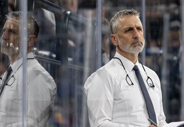 Mark French Head Coach, ERC Ingolstadt Panther with mirror image in plexiglass GER, EHC Red Bull Muenchen vs ERC Ingolstadt, Ice Hockey, DEL, Matchday 24, Season 2024 2025, 08 12 2024 GER, EHC Red Bull Muenchen vs ERC Ingolstadt, Ice Hockey, DEL, Matchday 24, Season 2024 2025, 08 12 2024 Muenchen Copyright: xEibner-Pressefoto HeikexFeinerx EP_HFR