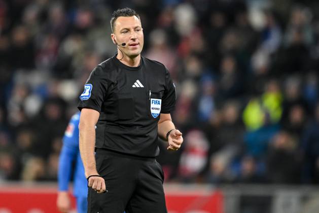 Referee Sven Jablonski Looks on during the Bundesliga 1 match between TSG 1899 Hoffenheim and SC Freiburg, PreZero Arena on December 08, 2024 in Sinsheim, Germany Photo by Harry Langer DeFodi Images Referee Sven Jablonski Looks on during the Bundesliga match between TSG 1899 Hoffenheim and SC Freiburg at PreZero Arena on December 8, 2024 in Sinsheim, Germany Photo by Harry Langer DeFodi Images DFL regulations prohibit any use of photographs as image sequences and or quasi video Defodi 541 TSGSCF20241208 142 Defodi-541 DFL regulations prohibit any use of photographs as image sequences and or quasi-video.