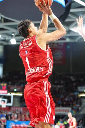 Oscar da Silva FC Bayern Basketball, 01 on throw, GER, FC Bayern Muenchen vs SC RASTA Vechta, Basketball, BBL Cup, Quarter-finals, 2024 2025 season, 09 12 2024, GER, FC Bayern Muenchen vs SC RASTA Vechta, Basketball, BBL Cup, Quarter-finals, 2024 2025 season, 09 12 2024 Muenchen Copyright: xEibner-Pressefoto JennixMaulx EP_JML