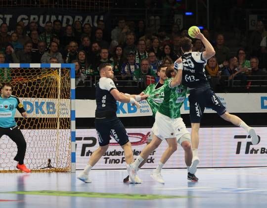 GER HBL season 2024 2025 FÜCHSE Berlin vs TBV Lemgo Lippe, 12 12 24, Max Schmeling Halle, Berlin, Dejan MILOSAVLJEV Füchse Berlin 96 , Mijajlo MARSENIC Füchse Berlin 93 , Max DARJ Füchse Berlin 5 , Hendrik WAGNER TBV Lemgo Lippe 28