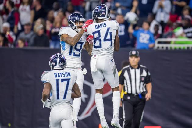 NFL, American Football Herren, USA 2018: Titans vs Texans NOV 26 November 26, 2018: Tennessee Titans wide receiver Corey Davis (84) celebrates his touchdown with Tennessee Titans wide receiver Tajae Sharpe (19) during the 3rd quarter of an NFL football game between the Tennessee Titans and the Houston Texans at NRG Stadium in Houston, TX. The Texans won the game 34 to 17...Trask Smith CSM Houston TX U.S. EDITORIAL USE ONLY Copyright: xx ZUMA-20181126_zaf_c04_309.jpg TraskxSmithx csmphototwo467675