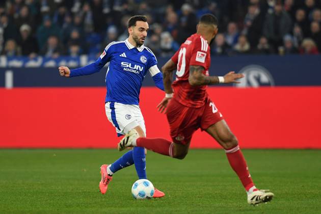 Kenan Karaman FC Schalke 04 in action, on the ball, single action during the 2 Bundesliga match between FC Schalke 04 and Fortuna Düsseldorf at Veltins Arena on December 14, 2024 in Gelsenkirchen, Germany Germany Photo by Ralf Treese DeFodi Images Kenan Karaman FC Schalke 04 controls the ball during the 2 Bundesliga match between FC Schalke 04 and Fortuna Düsseldorf at Veltins Arena on December 14, 2024 in Gelsenkirchen, Germany Photo by Ralf Treese DeFodi Images DFB DFL REGULATIONS PROHIBIT ANY USE OF PHOTOGRAPHS AS IMAGE SEQUENCES AND OR QUASI VIDEO Defodi 521 S04F9520241214 056 Defodi-521 DFB DFL REGULATIONS PROHIBIT ANY USE OF PHOTOGRAPHS AS IMAGE SEQUENCES AND OR QUASI-VIDEO.