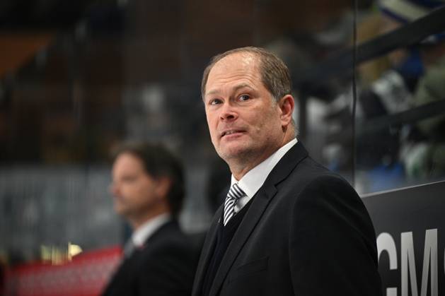 Steve Walker Schwenninger Wild Wings Head Coach Schwenninger Wild Wings vs Augsburger Panther, Ice Hockey, DEL, Matchday 26, Season 2024 2025, 15 12 2024 Schwenninger Wild Wings vs Augsburger Panther, Ice Hockey, DEL, Penny DEL, Matchday 26, Season 2024 2025, 15 12 2024 Schwenningen Copyright: xEibner-Pressefoto SvenxLaeglerx EP_SVL