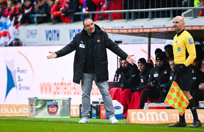 Coach Frank Schmidt 1 FC Heidenheim gestures and complains during the Bundesliga match between 1 FC Heidenheim 1846 and VfB Stuttgart, Voith Arena on December 15, 2024 in Heidenheim, Germany Photo by Silas Schueller DeFodi Images Coach Frank Schmidt 1 FC Heidenheim gestures and complains during the Bundesliga match between 1 FC Heidenheim 1846 and VfB Stuttgart at Voith Arena on December 15, 2024 in Heidenheim, Germany Photo by Silas Schueller DeFodi Images DFL regulations prohibit any use of photographs as image sequences and or quasi video Photo by Silas Schueller DeFodi Images Defodi 738 738 FCHVFB 20241215 159 Defodi-738 DFL regulations prohibit any use of photographs as image sequences and or quasi-video.