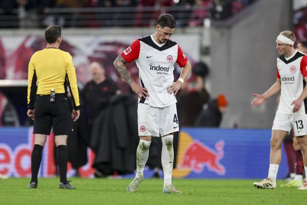 Robin Koch Eintracht Frankfurt looks dejected, Bundesliga, RB Leipzig v Eintracht Frankfurt, Red Bull Arena, December 15, 2024 in Leipzig, Germany Photo by Marco Steinbrenner DeFodi Images Robin Koch Eintracht Frankfurt looks dejected, Bundesliga, RB Leipzig v Eintracht Frankfurt, Red Bull Arena, December 15, 2024 in Leipzig, Germany Photo by Marco Steinbrenner DeFodi Images DFL regulations prohibit any use of photographs as image sequences and or quasi video Defodi 700 leipzig frank 20241215 033 Defodi-700 DFL regulations prohibit any use of photographs as image sequences and or quasi-video.