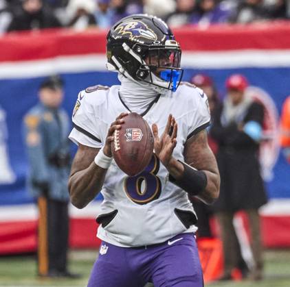 Baltimore Ravens quarterback Lamar Jackson (8) looks to pass against the New York Giants during a NFL, American Football Herren, USA game at MetLife Stadium in East Rutherford, New Jersey. CSM East Rutherford United States - ZUMAc04_ 20241215_zma_c04_130 Copyright: xDuncanxWilliamsx