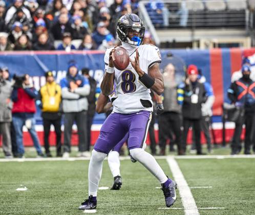 Baltimore Ravens quarterback Lamar Jackson (8) looks to pass against the New York Giants during a NFL, American Football Herren, USA game at MetLife Stadium in East Rutherford, New Jersey. CSM East Rutherford United States - ZUMAc04_ 20241215_zma_c04_133 Copyright: xDuncanxWilliamsx