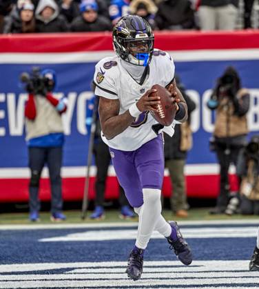 Baltimore Ravens quarterback Lamar Jackson (8) looks to pass against the New York Giants during a NFL, American Football Herren, USA game at MetLife Stadium in East Rutherford, New Jersey. CSM East Rutherford United States - ZUMAc04_ 20241215_zma_c04_151 Copyright: xDuncanxWilliamsx