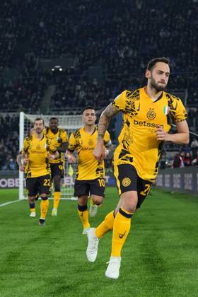 Inter Milan s Hakan Calhanoglu celebrates after scoring 0-1 during the Serie A EniLive soccer match between Lazio and Inter at the Rome s Olympic stadium, Italy - Monday December 16, 2024 - Soccer ( Photo by Alfredo Falcone LaPresse )  Copyright: xAlfredoxFalcone LaPressex