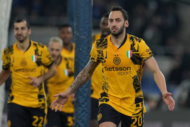 Inter Milan s Hakan Calhanoglu celebrates after scoring 0-1 during the Serie A EniLive soccer match between Lazio and Inter at the Rome s Olympic stadium, Italy - Monday December 16, 2024 - Soccer ( Photo by Alfredo Falcone LaPresse )  Copyright: xAlfredoxFalcone LaPressex