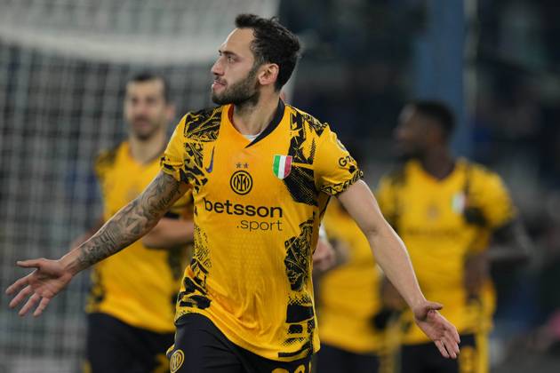 Inter Milan s Hakan Calhanoglu celebrates after scoring 0-1 during the Serie A EniLive soccer match between Lazio and Inter at the Rome s Olympic stadium, Italy - Monday December 16, 2024 - Soccer ( Photo by Alfredo Falcone LaPresse )  Copyright: xAlfredoxFalcone LaPressex