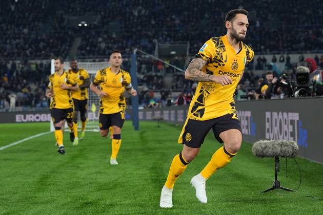 Inter Milan s Hakan Calhanoglu celebrates after scoring 0-1 during the Serie A EniLive soccer match between Lazio and Inter at the Rome s Olympic stadium, Italy - Monday December 16, 2024 - Soccer ( Photo by Alfredo Falcone LaPresse )  Copyright: xAlfredoxFalcone LaPressex