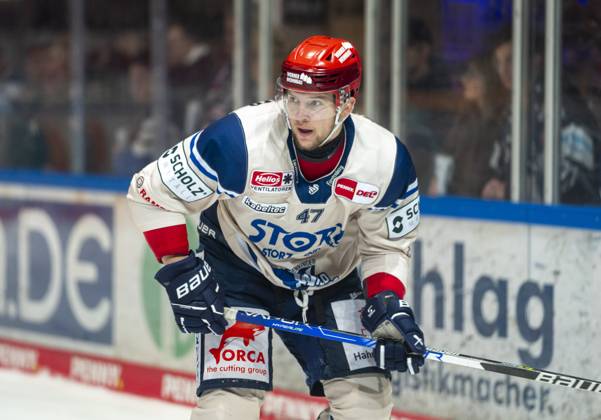Alexander Karachun Schwenninger Wild Wings, 47 Iserlohn Roosters Schwenninger Wild Wings 18 12 2024, Ice Hockey, Ice Hockey Penny DEL, GER, Iserlohn, Balver Zinn Arena Copyright: HMBxMedia xMarcoxBader