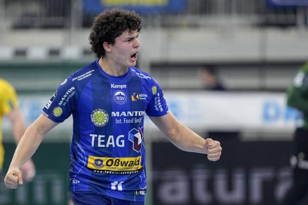 Goalscorer Gian Attenhofer ThSV, 11 , player of ThSV Eisenach, cheers about a goal, cheer, cheer, goal celebration, celebrate the goal, goal, celebration, cheers about the goal, joy, joy, rejoices, optimistic, positive, game scene, highlight, single picture, single photo, action, action, 19 12 2024, Heidelberg Germany , Handball, DHB Pokal, Quarterfinal, Rhein Neckar Löwen ThSV Eisenach xozx