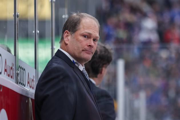 Steve Walker Schwenninger Wild Wings, Head Coach , GER, ERC Ingolstadt vs Schwenninger Wild Wings, Ice Hockey, Penny DEL, Matchday 28, Season 2024 2025, 20 12 2024, GER, ERC Ingolstadt vs Schwenninger Wild Wings, Ice Hockey, Penny DEL, Matchday 28, Season 2024 2025, 20 12 2024 Ingolstadt Copyright: xEibner-Pressefoto JennixMaulx EP_JML