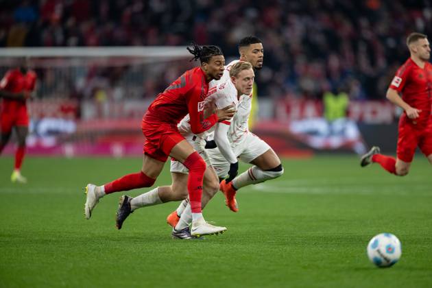 Battle for the ball duel between Michael Olise FC Bayern Muenchen, 17 with Xaver Schlager RB Leipzig, 24 and Benjamin Henrichs RB Leipzig, 39 GER, FC Bayern Muenchen vs RB Leipzig, Football, Bundesliga, Matchday 15, Matchday 2024 2025, 20 12 2024 DFL DFB REGULATIONS PROHIBIT ANY USE OF PHOTOGRAPHS as IMAGE SEQUENCES and or QUASI VIDEO GER, FC Bayern Muenchen vs RB Leipzig, Football, Bundesliga, Matchday 15, Matchday 2024 2025, 20 12 2024 Muenchen Copyright: xEibner-Pressefoto HeikexFeinerx EP_HFR