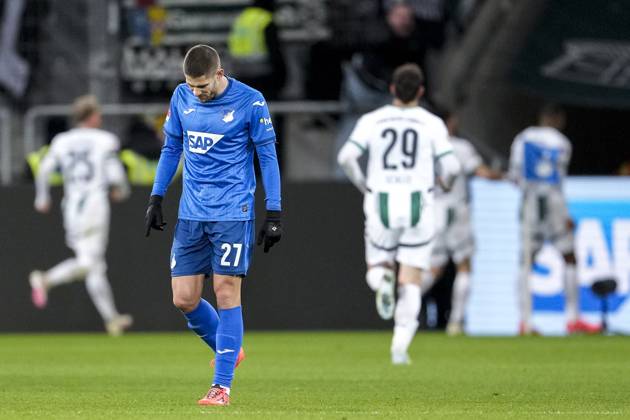 Andrej Kramaric Hoffenheim, 27 , TSG 1899 Hoffenheim player, looking disappointed, disappointment, frustration, disappointed, pessimistic, after conceding the 1-2 goal, action, action scene, 21 12 2024, Sinsheim Germany , Soccer, Bundesliga, TSG 1899 Hoffenheim Borussia Mönchengladbach, DFB DFL REGULATIONS PROHIBIT ANY USE OF PHOTOGRAPHS AS IMAGE SEQUENCES AND OR QUASI VIDEO xozx
