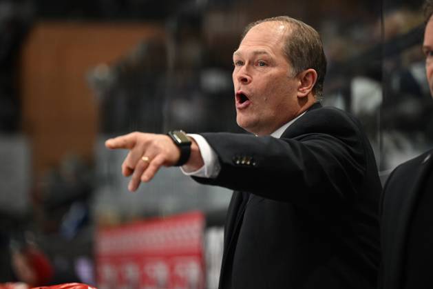Steve Walker Schwenninger Wild Wings Head Coach Schwenninger Wild Wings vs Nuernberg Ice Tigers, Ice Hockey, DEL, 29 Matchday, Season 2024 2025, 22 12 2024 Schwenninger Wild Wings vs Nuernberg Ice Tigers, Ice Hockey, DEL, Penny DEL, 29 Matchday, Season 2024 2025, 22 12 2024 Schwenningen Copyright: xEibner-Pressefoto SvenxLaeglerx EP_SVL